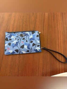 kate spade blue floral wristlet